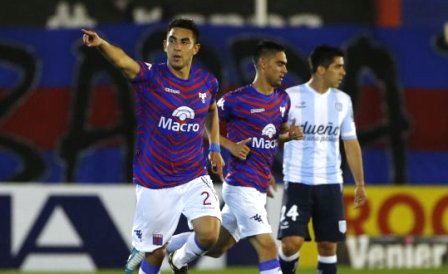 Tigre aplastó a Racing con una colección de goles