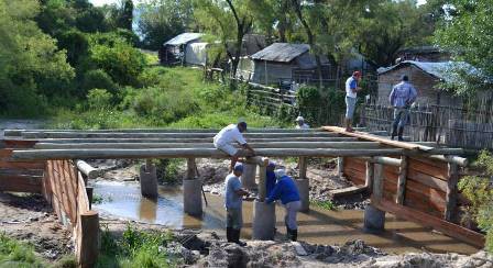 El municipio construye puente que unirá Paraje la Bolsa con Santa Lucía
