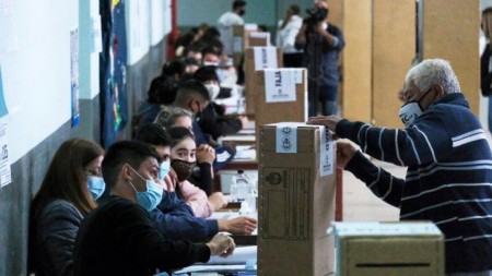 Cómo consultar por WhatsApp dónde votar.